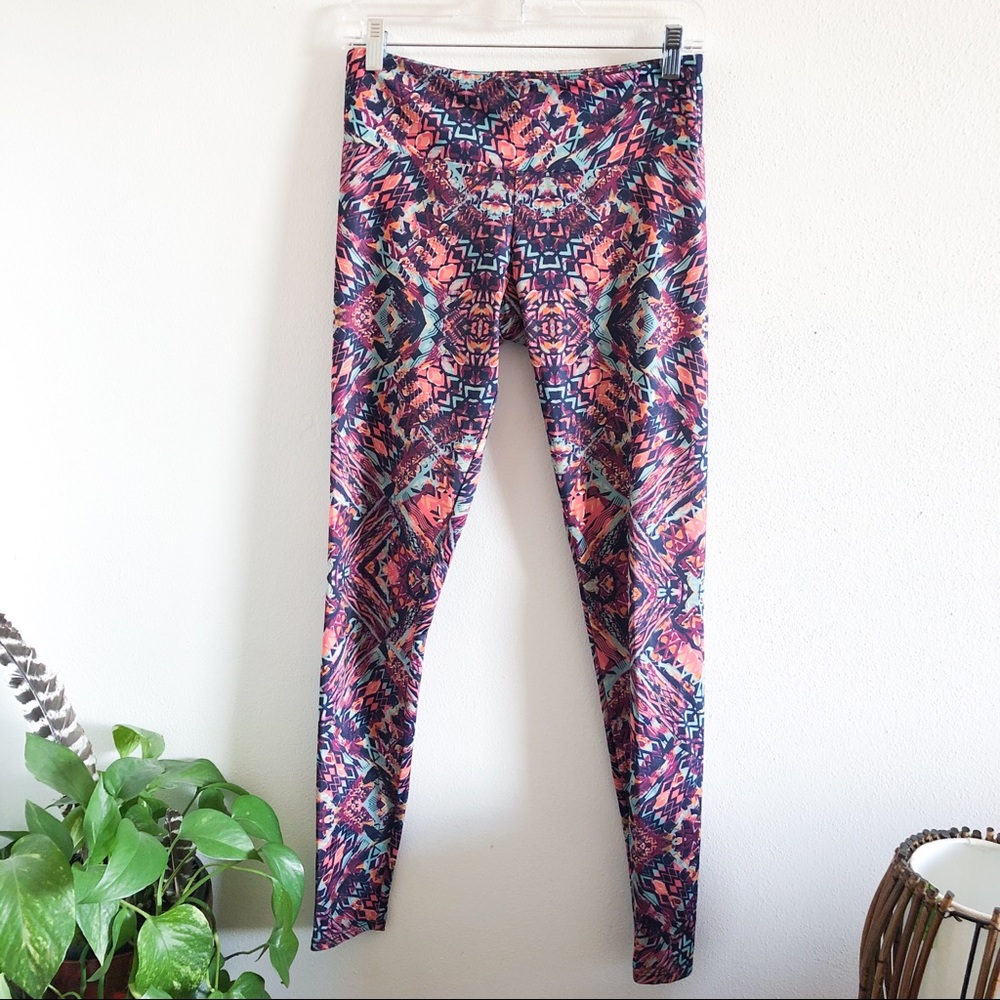 ONZIE printed workout leggings small / medium